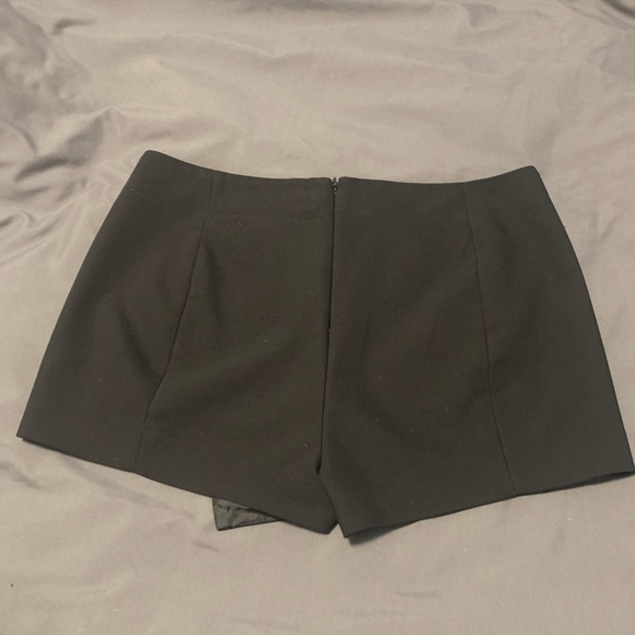 Express Skort - Picture 3 of 5